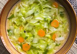 طريقة عمل شوربة الكرنب الحارقة للدهون