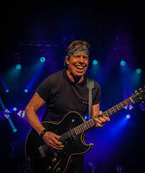 Lonesome George Thorogood Does Not Drink Alone Montreal Concert Review Concert George Bad To The Bone