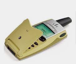 Conţine adrese web, email, fax. Old Mobile Primul Telefon Mobil Care Avea Bluetooth A Aparut In Anul 2000 Si Puteai Stoca In El Pana La 1000 De Numere De Telefon Iar Bateria Tinea Pana La 200