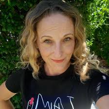 Where can I get long acrylic nails done in Hurricane Utah?