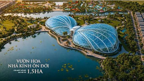 Khuôn viên biệt thự được bao quanh bởi cảnh quan xanh, mang đến môi trường sống trong lành.