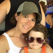 Stefanie Mckenzie's Instagram, Twitter & Facebook