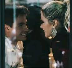 Amanda Paro's Instagram, Twitter & Facebook