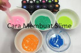 Dalam pembuatanya slime bisa dibuat tanpa lem ataupun tanpa gom, atau jika kamu ingin membuatnya dengan lem kamu bisa memakai lem fok sebagai lemnya. Cara Membuat Slime Yang Mudah Dan Aman Tanpa Bahan Kimia