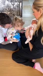 Tutte le foto e le immagini della nostra gallery. Chiara Ferragni E Fedez A Casa Con La Figlia Vittoria Leone Incontra Per La Mantova Futura