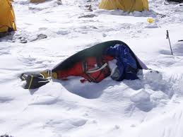 Mount everest has been a climbing challenge that many climbers have dreamed of completing. Over 200 Bodies On Mount Everest Used As Landmarks Here Are A Few Of Them Atchuup Cool Stories Daily