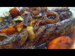 This is another recipe for those who is always in a hurry and on a fast track.hehehe.although it's a simple and quick recipe, the taste is superb. Cara Masak Ikan Goreng Kicap Yang Sedap Litetube
