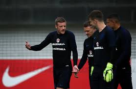 First name tom last name heaton nationality england date of birth 15 april 1986 age 33 country of birth england place of birth chester position goalkeeper. Tom Heaton Jake Livermore Kieran Trippier Jamie Vardy Tom Heaton And Jake Livermore Photos Zimbio
