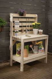 Regal Aus Weinkisten Im Garten Woodworking Potting Bench Plans Potting Benches Diy Potting Bench