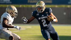 uc davis football player sportsbookservice03