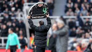 While we wait for the votes to come through, let's take a look at the secondary competition of best costume. Sieger Des Esc 2021 Favoriten Der Buchmacher Und Umfragen