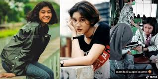Amel amilia, gadis kelas 2 sma yang mirip banget dengan almarhumah. 10 Momen Pertemuan Ibu Nike Ardilla Dan Amel Penuh Haru Dream Co Id