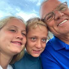 I'm 61, My grandparents owned Columbo Talor shop..My uncle Tony Primiterra  owned a bar called "First Stop down by the hundred steps...My dad also  owned The 122 club..and The Grasshopper club. I