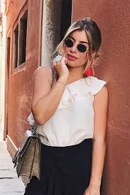 Discover outfit ideas for made with the shoplook outfit maker. 10 Photos To Show You How To Wear Tassel Earrings With Your Summer