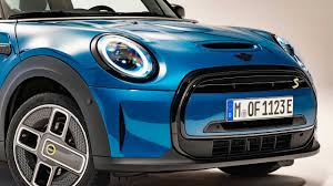 Corners so well you'll want to go again and again. Mini Cooper Se 2021 Erhalt Optische Detailanderungen