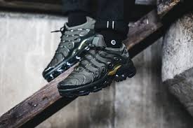 Black And Gold Vapormax Plus On Feet Nike Air Vapormax Plus Cargo Khaki Grailify Sneaker Releases Nike Air Nike Air Vapormax Fleet Shoes