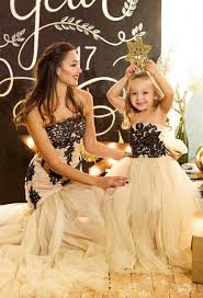Dec 04, 2017 · mother to wallace's son, cj (evans already had a daughter, chyna, and later had two more sons, joshua and ryder), she was eventually able to move on with her life and channel her heartbreak into. Mother Daughter Matching Train Tulle Dress For Photoshoot Champagne La