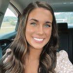 Cari Dyer's Instagram, Twitter & Facebook