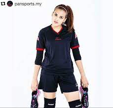Ucapan romantik rody kristal sempena hari lahir niena azman. Siapa Penjaga Gol Futsal Wanita Malaysia Yang Dikatakan Mampu Cairkan Hati Ramai Lelaki Kisah Dunia