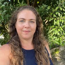 With a philosophy is rooted in connection, compassion, and collaboration,  Grace feels responsible for helping patients make sense of their health,  and moves forward with them in a way that truly serves