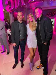 Speaking with entertainment tonight, the heiress revealed that she will televise her nuptials and hinted she plans to pull out all the stops on her big day. Inside Paris Hilton S Star Studded Birthday Party With Kim And Kourtney Kardashian Entertainment Tonight