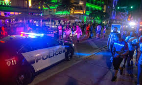 One victim was taken to university of miami hospital, and six others were at jackson memorial hospital, according to delva. Miami Beach Curfew For Spring Breakers Prompts Racism Complaints Florida The Guardian