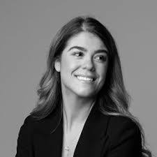 Taryn Logan's Instagram, Twitter & Facebook