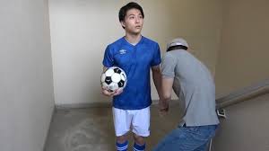 Ngưng đọng thời gian hiếp dâm cầu thủ bóng đá - FullBoys