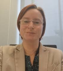 Ann Perrett's Instagram, Twitter & Facebook