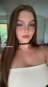 justzoe (@zoealoneathome5)