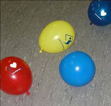 Gut Gebettet Kinder Spielen Mit Luftballons Luftballons Spiele Fur Kinder Kinder 3 Jahre