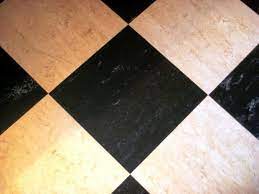 Como Eliminar La Acumulacion De Cera Del Piso Cleaning Vinyl Floors Floor Wax Vinyl Flooring