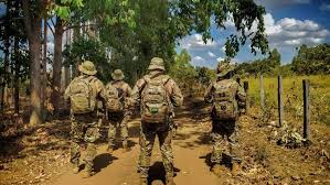 Após todos esses meses, lázaro teria chegado em casa no dia 08 de junho e dito que iria embora e procuraria um lugar longe para morar para não agora, com 11 dias de buscas e toda repercussão do caso, a companheira do foragido, que alega estar recebendo várias ameaças, pede apenas que. 76y6hs9ogvmbnm