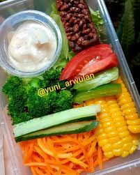 Beri sedikit garam dan lada. Salad Sayur A A Hari Ini