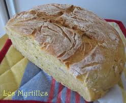 Pain A La Farine De Mais Et Aux Graines De Tournesol Les Myrtilles Bio Recettes De Cuisine Bio Et Loisirs Creatifs