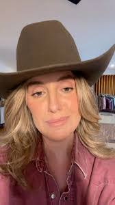 Courtney Bullington's Instagram, Twitter & Facebook