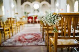 Julie Mathieu Bouquet Eglise Gypsophiles Bout De Banc Reflets Fleurs Champetre Mariage Wedding Fleuriste Decoration Eglise Mariage Deco Eglise Mariage Mariage