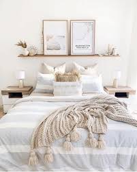 We Are Back Home Safe And Sound And Are Already Back At Work Day Jobs Timedoesnotstop Bedroom Design Room Ideas Bedroom Bedroom Decor