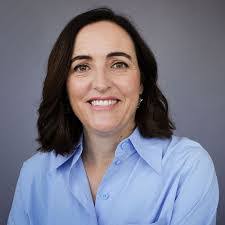 Renee Shanahan's Instagram, Twitter & Facebook