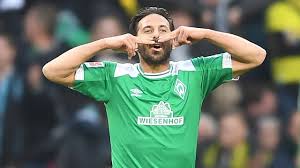 Auf grund eines kreuzbandrisses, welchen er sich noch im trikot vom halleschen fc zugezogen hat, verpasste er die hinrunde der saison 2016/17 und debütierte am 5. Neuer Vertrag Bis 2021 22 Werder Bremen Verlangert Vertrag Mit Trikotsponsor Wiesenhof