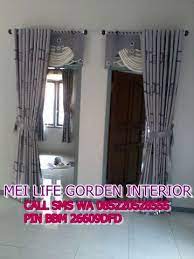 Untuk model gorden pintu dan contoh gorden pintu dapat kita perhatikan pada hali pengambilan gambar pada gorden pintu kamar tidur. Desain Gorden Pintu Kamar Desain Interior Pintu