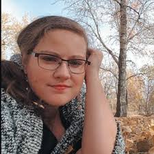 Jennifer Creighton's Instagram, Twitter & Facebook