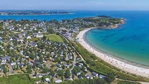 Des plages aux larges étendues de sable, des îlots et presqu'îles, des falaises rocheuses, les paysages de bords de mer en bretagne sont aussi magnifiques que variés. Camping De La Plage Bretagne Frankreich Eurocamp