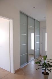 Flurschrank Mit Spiegel Aus Schiebeturen Ikea Kleiderschrank Kleiderschrank Schiebeturen Milchglas