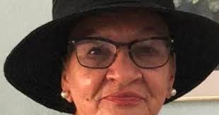 Maria Knowles's Instagram, Twitter & Facebook