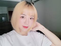 Lưu ý không đục quá sát mép trên nhé. Streamer Hoang Thu HÆ°á»ng