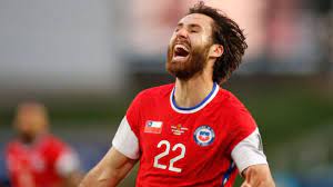 El héroe fue el inglés nacionalizado ben brereton díaz y en tierras británicas, como en todo el mundo, reaccionaron a la conquista de la roja. El Primer Grito De Brereton As Chile