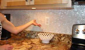 Watch A Beginner Diyer Install A Mother Of Pearl Shell Backsplash Using 12 By 12 Mesh Backed Sheets Kitchen Backspl Diy Backsplash Backsplash Pearl Backsplash