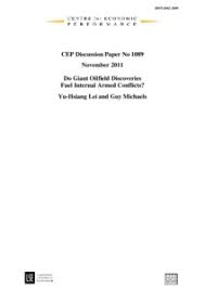 Do giant oilfield discoveries fuel internal armed conflicts?