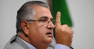 Claudio Monteiro, o traído. Levou uma banana e ficou enfurecido